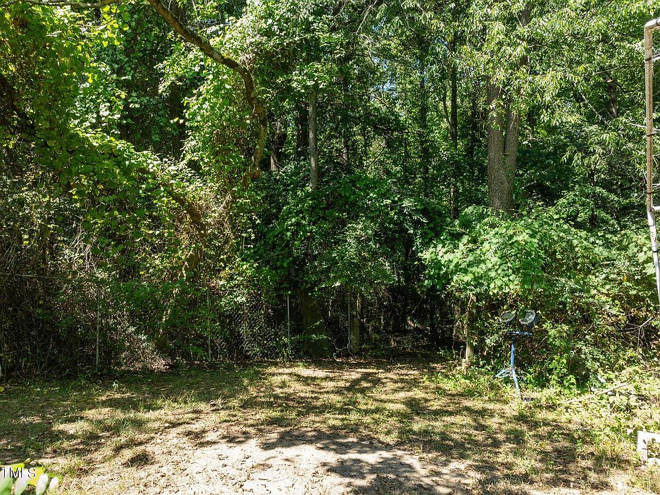 2nd image of 3800 Pearl Rd