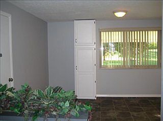 4th image of 2416 West Ave