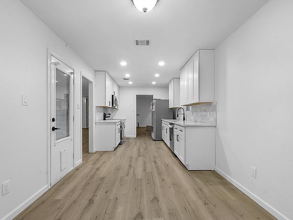 5th image of 905 Kensington Ct