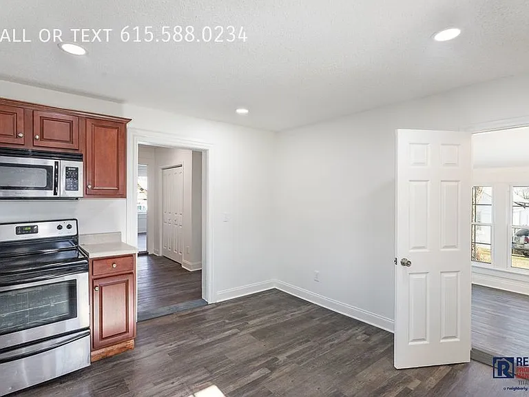 307 W 13th St — Photo 16