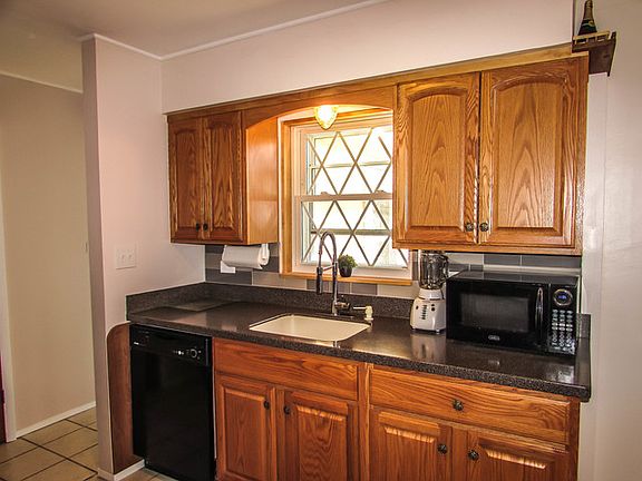 2nd image of 303 Pine Ln