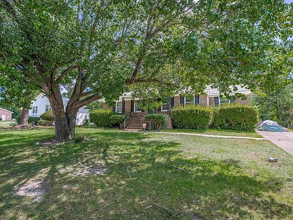 3rd image of 416 Green Springs Dr