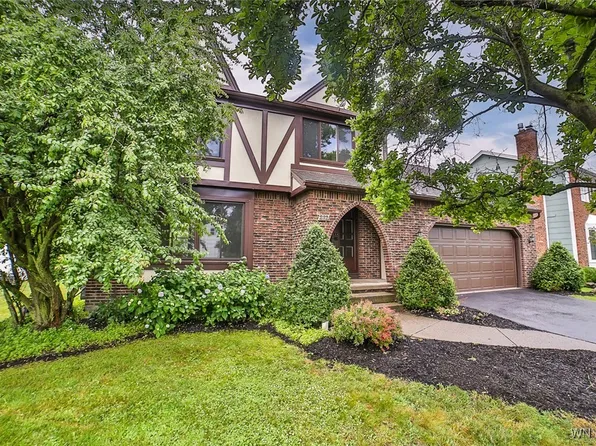 212 Robin Rd, Amherst, NY 14228