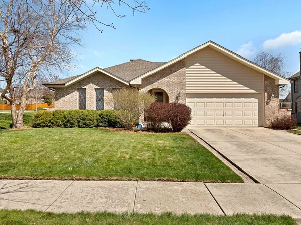 8001 Chesterton Dr, Woodridge, IL 60517