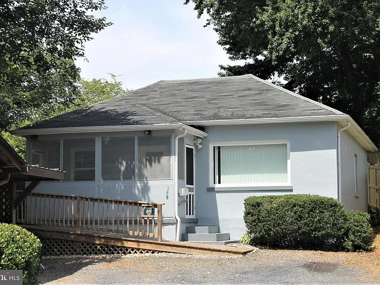 198 Garden St — Photo 2