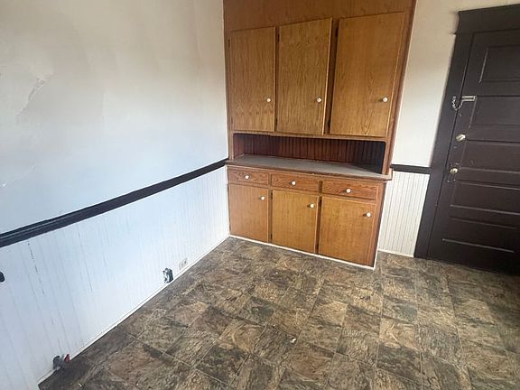5th image of 556-58 E 5th St #2