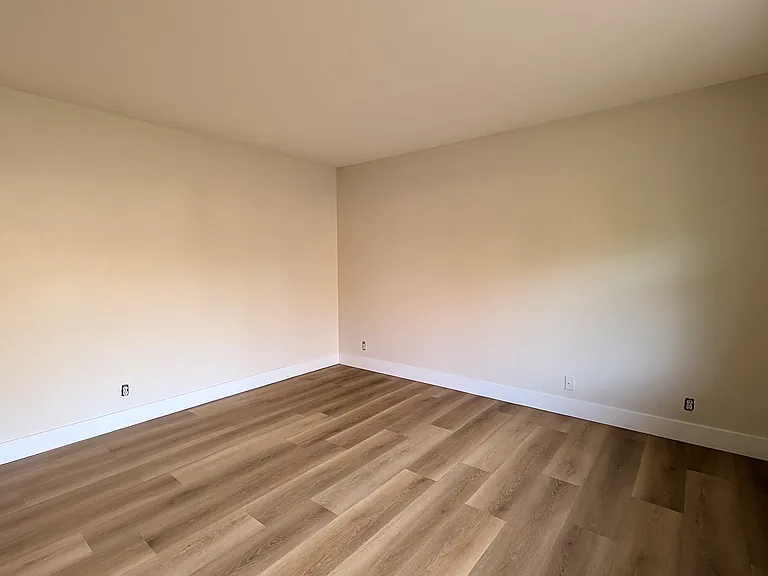 218 Flintridge Dr — Photo 5