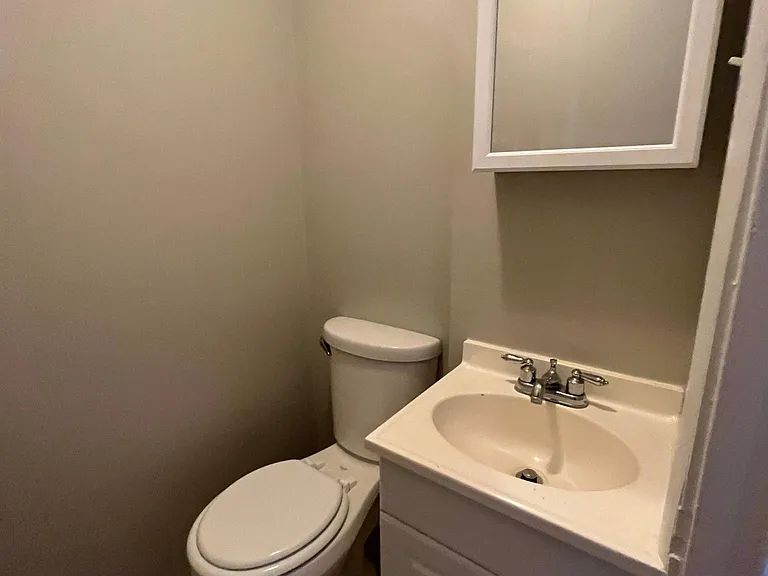 45 E North St — Photo 7
