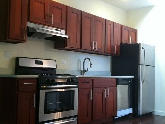 4th image of 330 Gates Ave #3