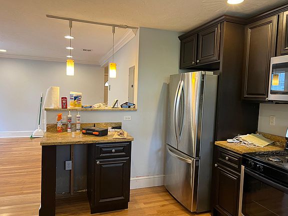 4th image of 15 Ronan St #3