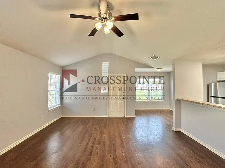 8713 Mansion Creek Cir — Photo 18