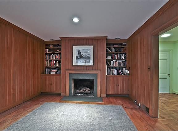 5th image of 213 Deer Park Dr