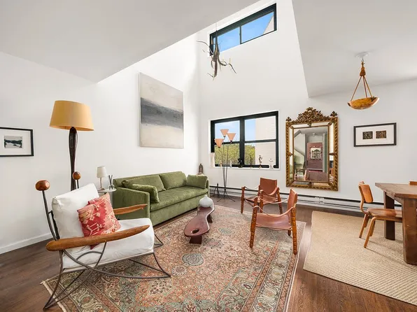 634 Washington St APT 4B, New York, NY 10014