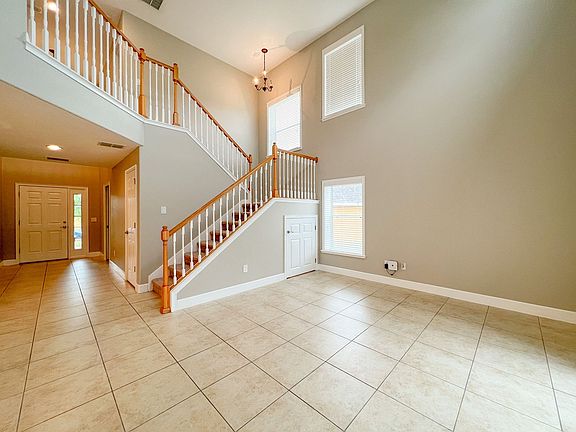 2nd image of 2251 Victoria Dr