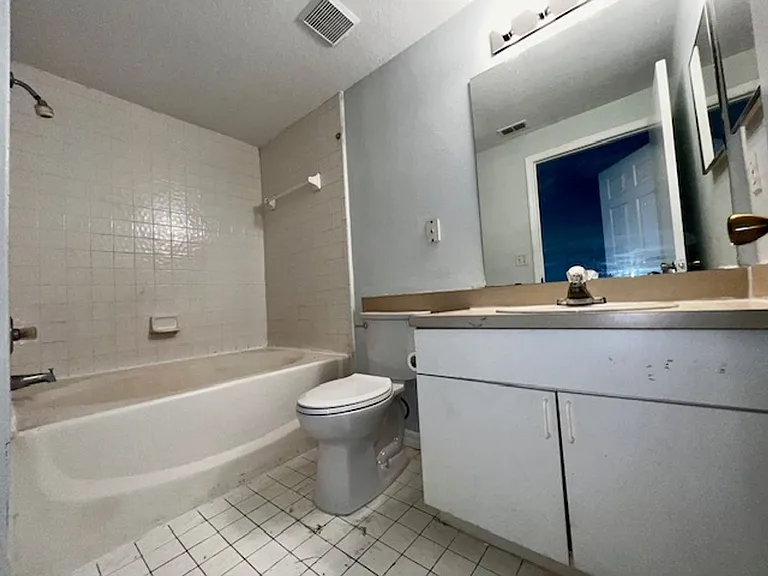 5554 Metrowest Blvd #4 — Photo 27