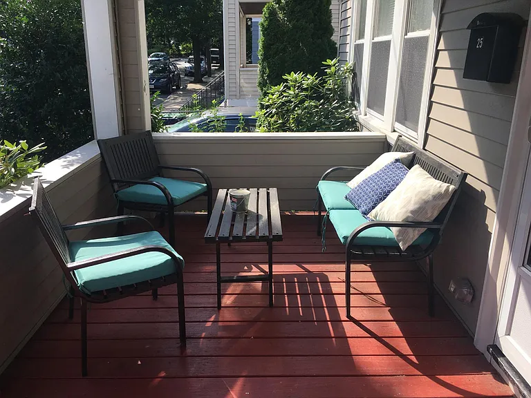 25 Irvington Rd — Photo 2