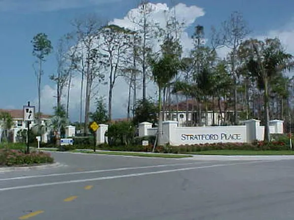 1345 Henley St APT 706, Naples, FL 34105