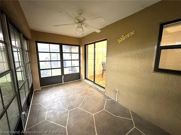 2306 Hidden Creek Cir — Photo 21