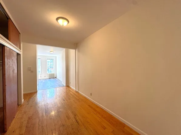 58-10 Myrtle Avenue image 5 of 15