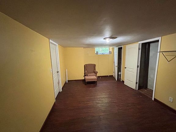 3rd image of 113 Diane Ln