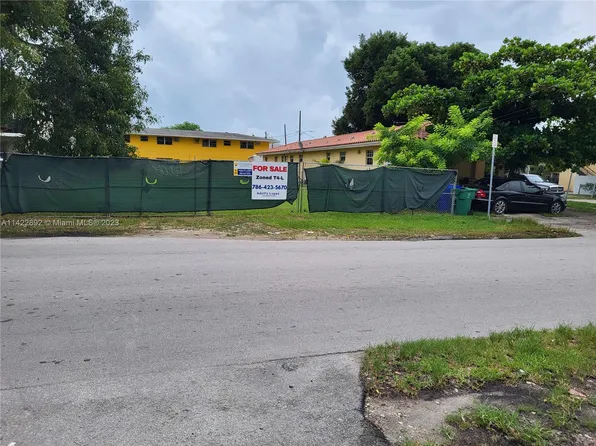 (undisclosed Address), Miami, FL 33125
