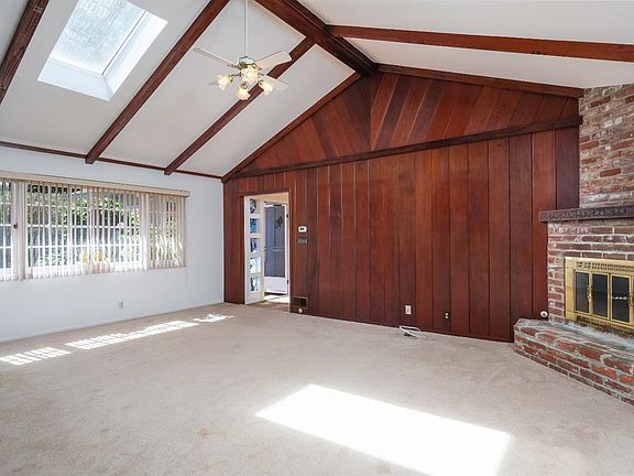 5th image of 92 Wood Ln