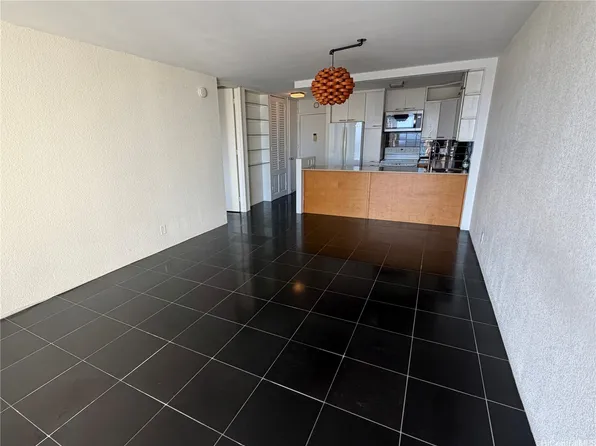 400 Hobron Ln APT 3311, Honolulu, HI 96815