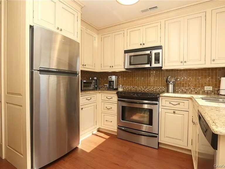 62 Fox Run — Photo 10
