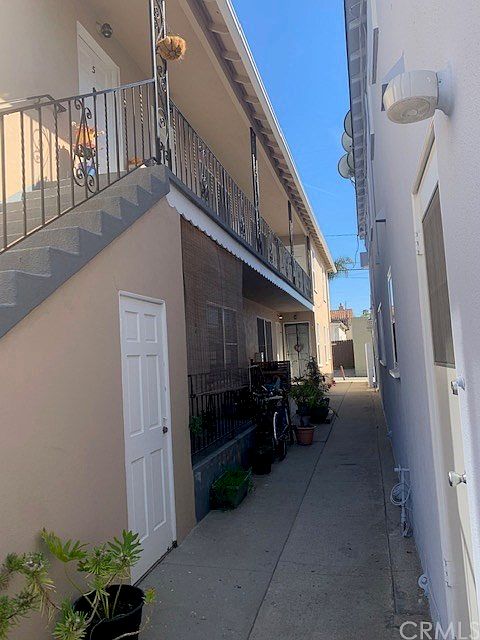 2nd image of 144 Ximeno Ave