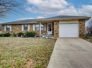 1804 E Cherokee Ct, Ozark, MO 65721