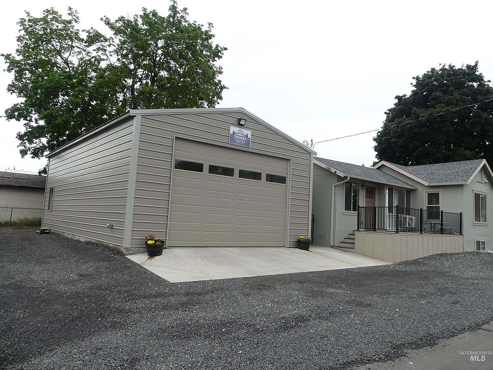 1st image of 3320 9th St
