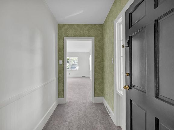 5th image of 205 Blyth Ave Unit B