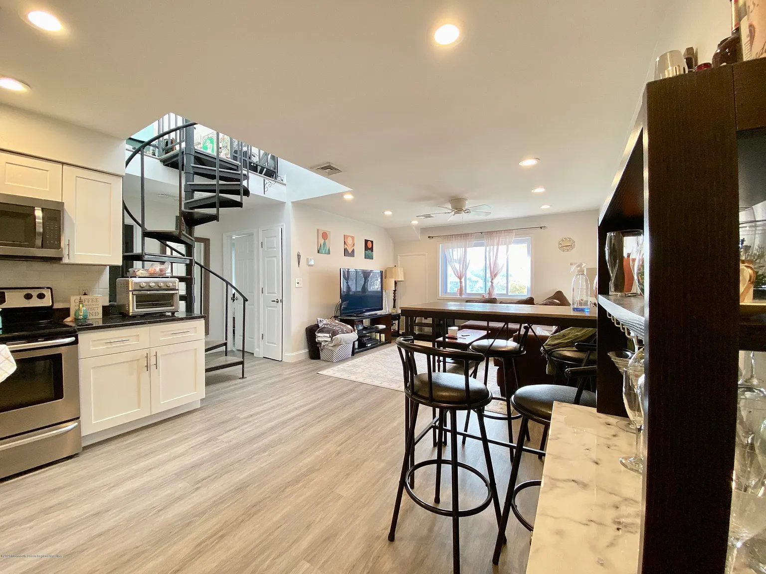 2 bed, 1080 sqft, $3,750 — Photo 4