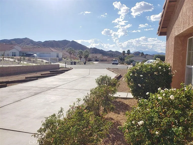 57294 Titian Ct — Photo 60