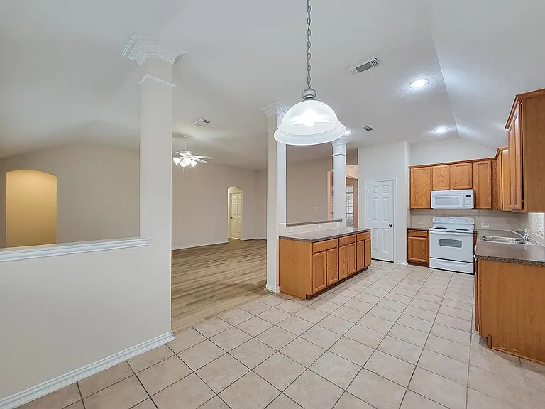 6806 Haley Ct — Photo 17