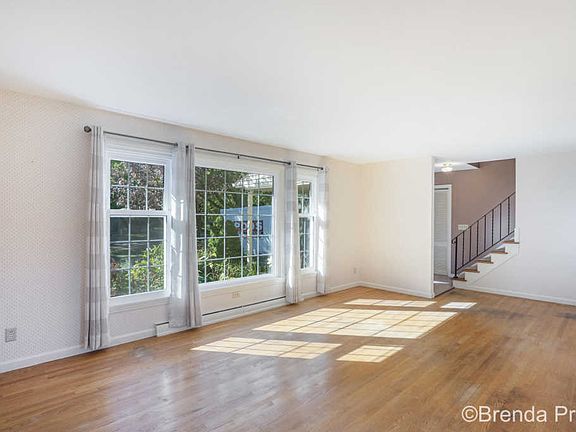 4th image of 1098 Idema Dr SE