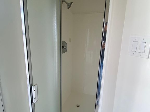 3rd image of 530 Glenwood Rd #530
