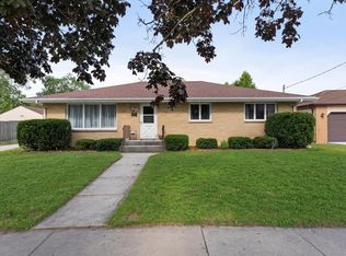 1224 S 24th St, Manitowoc, WI 54220