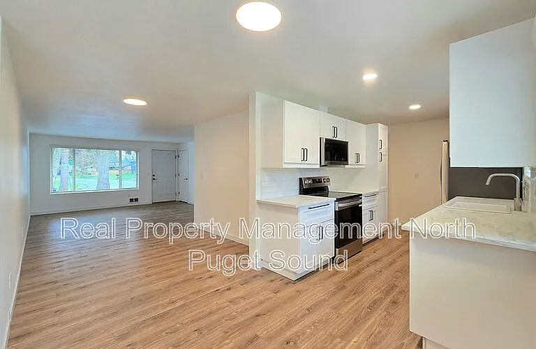 4521 122nd Pl NE — Photo 4