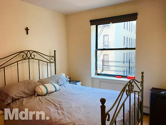 Rented by Mdrn Residential | media 13