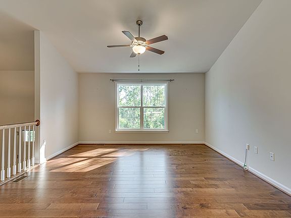 3rd image of 101 Rubins Walk