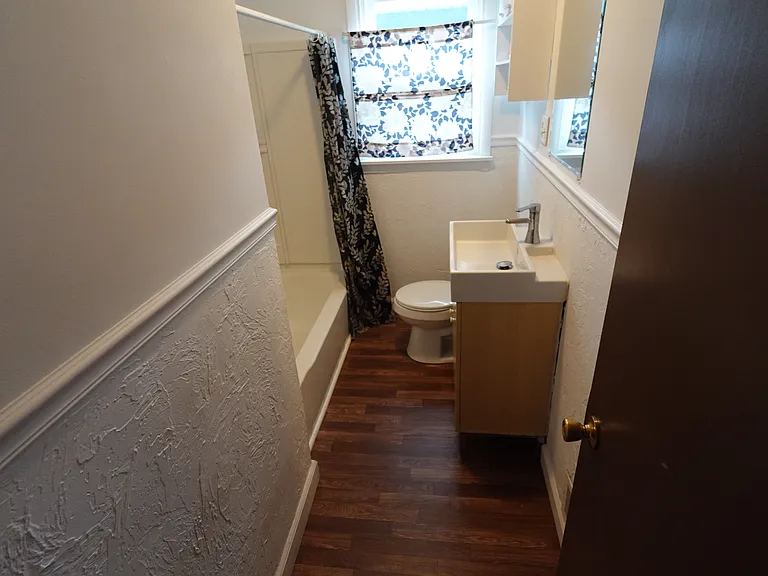 3313 N Locust St — Photo 10