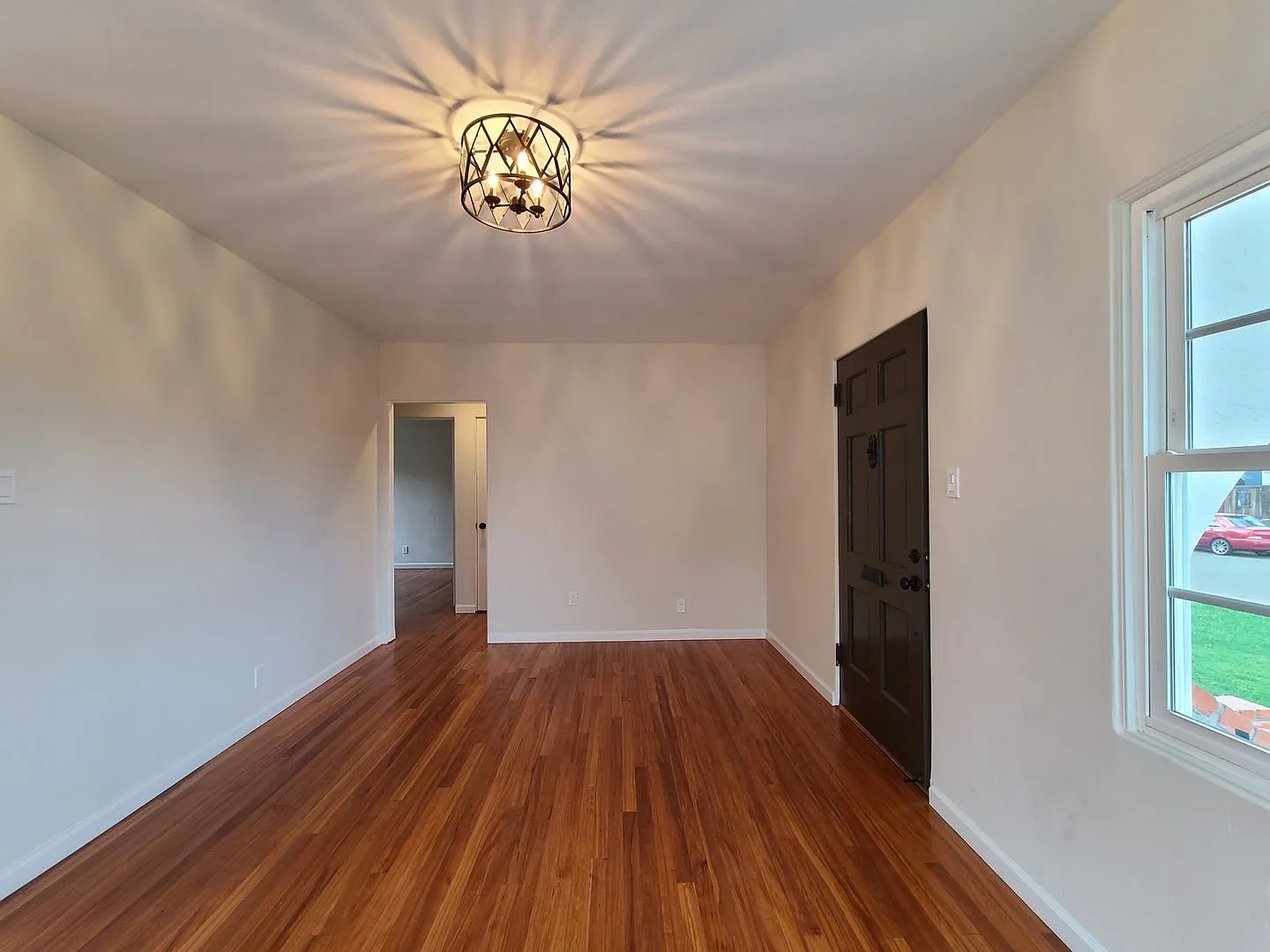 Stunning Craftsman Style La Mesa Home — Photo 2