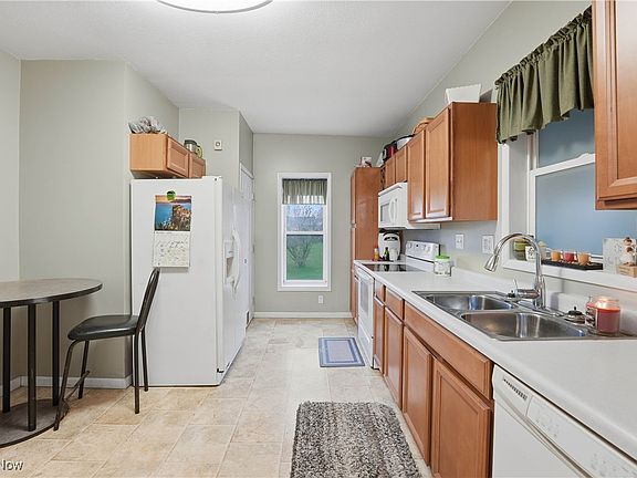 4th image of 9389 Maple Ave SE