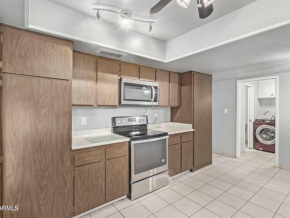 4th image of 1628 E LA JOLLA Drive