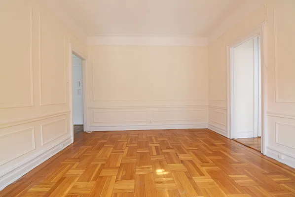 Rented by David Hirsch, LREB | media 4