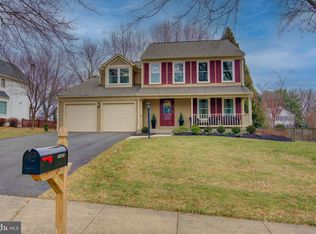 17372 Hilltop Dr, Purcellville, VA 20132