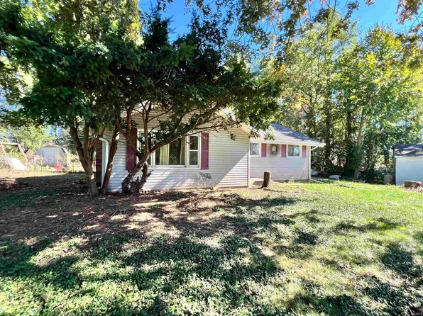 54 S 600 E, Pierceton, IN 46562