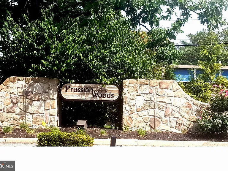 401 Bismark Way — Photo 3