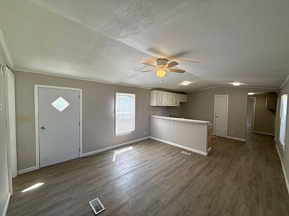 2nd image of 300 Huffstetler Rd #306